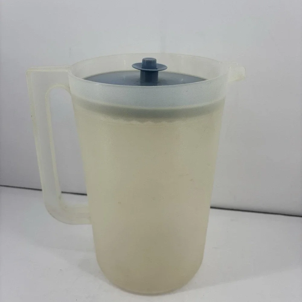Vintage Tupperware #1416-4 #1417-5 Sheer 1 Gallon Pitcher w/Blue Push-Button Lid